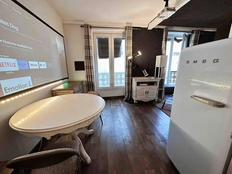 Studio With Home Cinema@Paris Chatelet Paris
