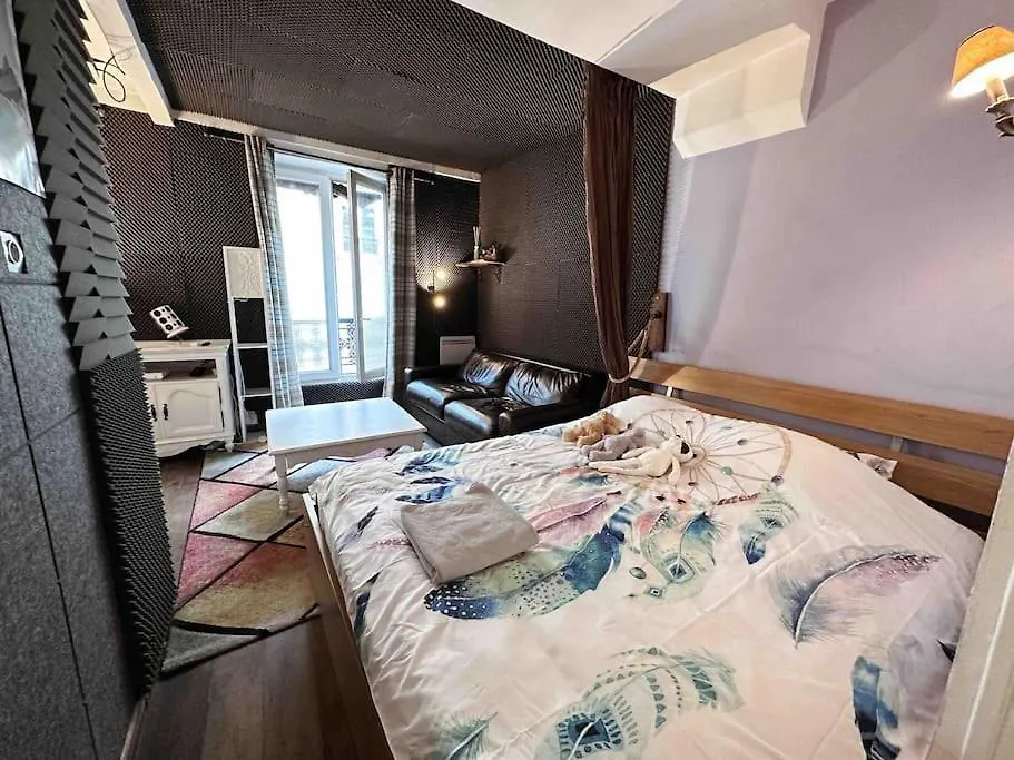 Studio With Home Cinema@Paris Chatelet 0*, Paris France