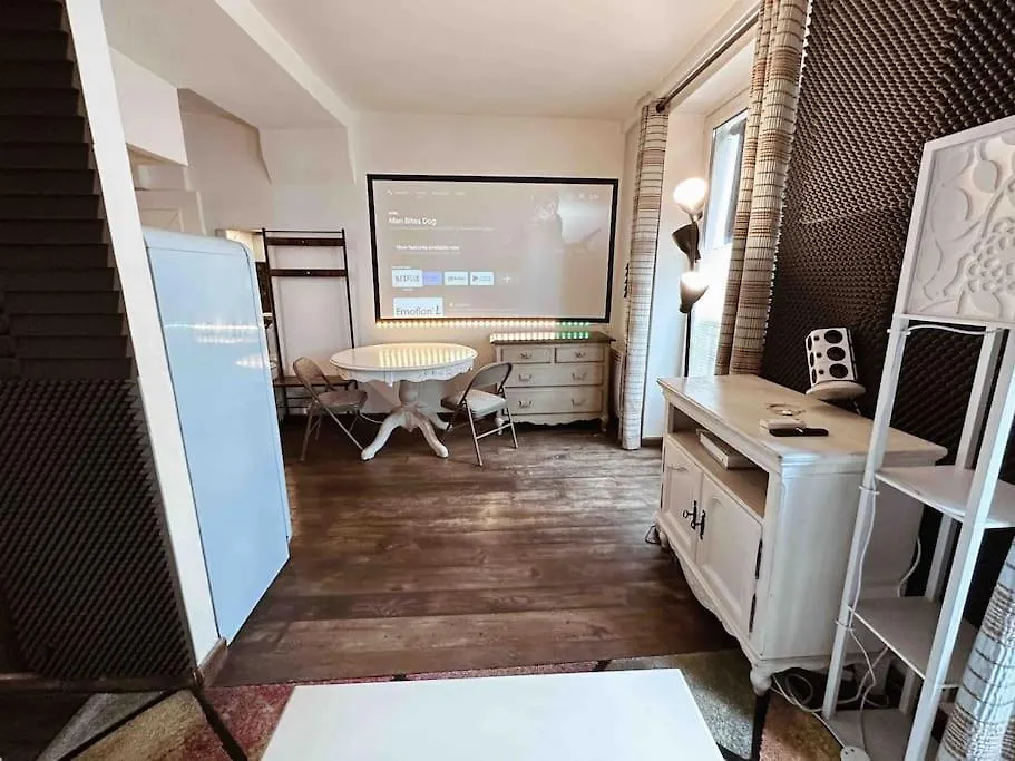 Studio With Home Cinema@Paris Chatelet Apartment Paris
